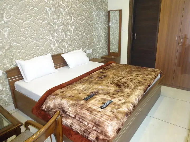 Чандигарх: The Shradha Hotel