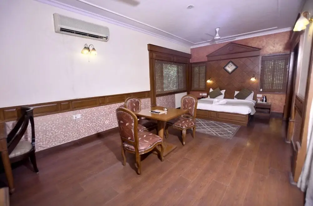 Пантнагар: Hotel Sonia