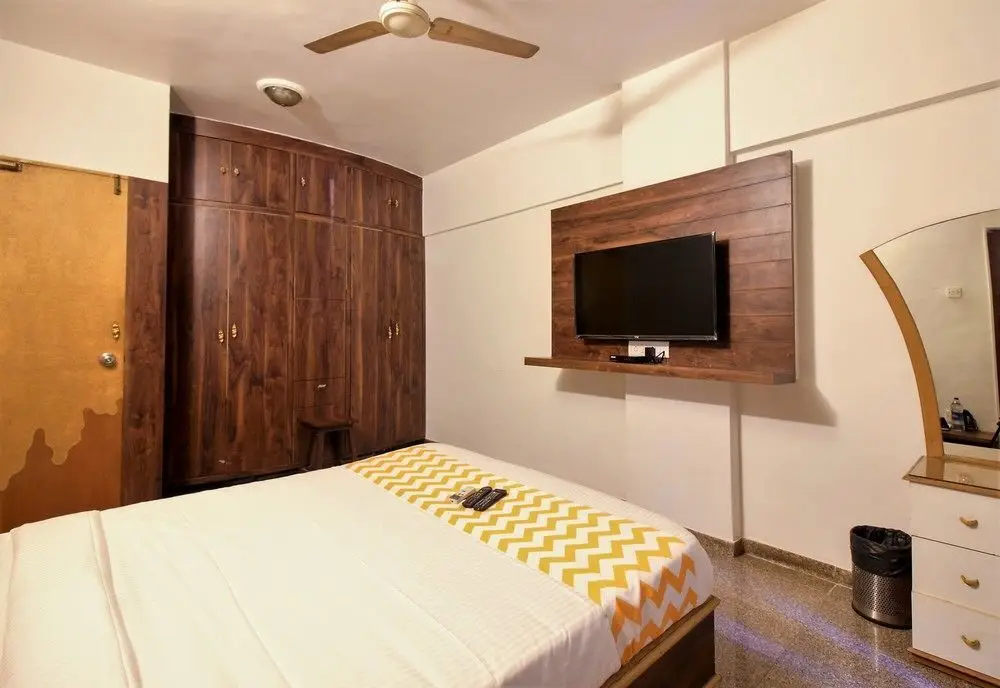 Мумбаи: FabHotel Swamini Niwas Malad East