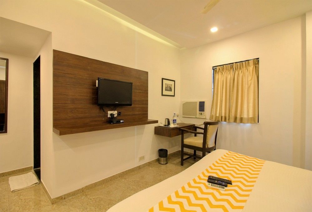 Мумбаи: FabHotel Swamini Niwas Malad East