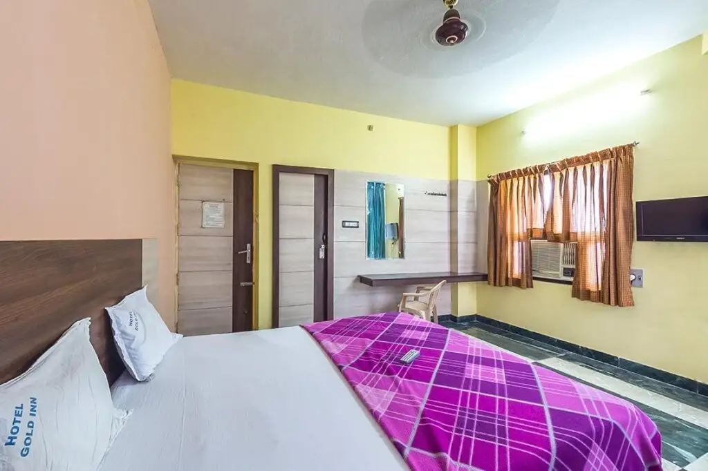 Пунди: Hotel Gold Inn