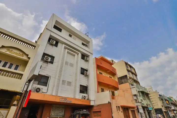 Раджкот: Hotel EverKrishna