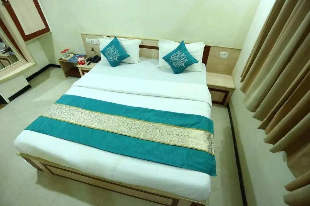 Раджкот: Hotel EverKrishna