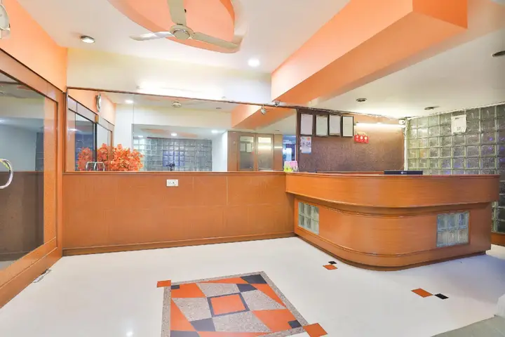 Раджкот: Hotel EverKrishna