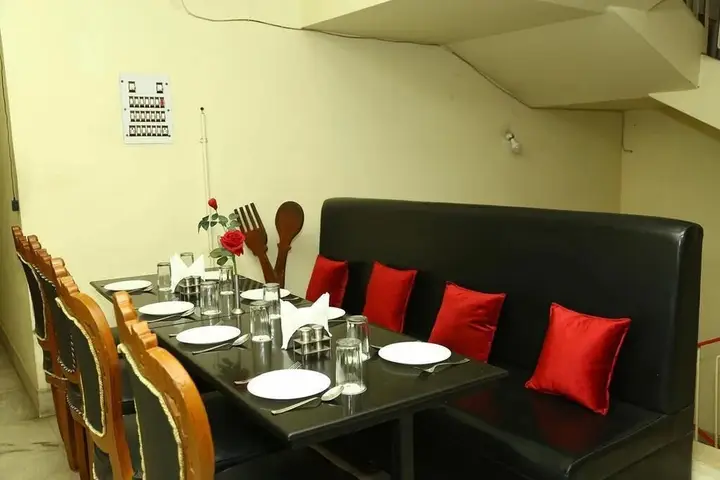 Джамшедпур: Hotel Holidei Inn