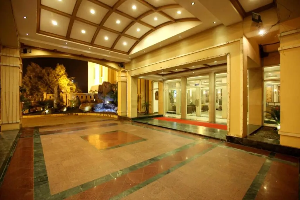 Ханзи: Midtown Grand