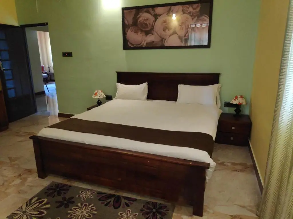Салем: Premier Inn