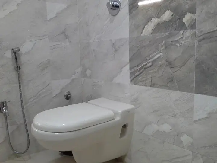Тхане: Hotel Galaxy's Vaibhav