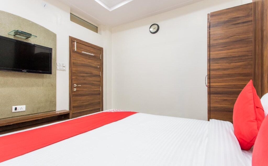 Удджайн: Oyo 24144 Tathastu Hotel