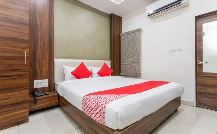 Удджайн: Oyo 24144 Tathastu Hotel