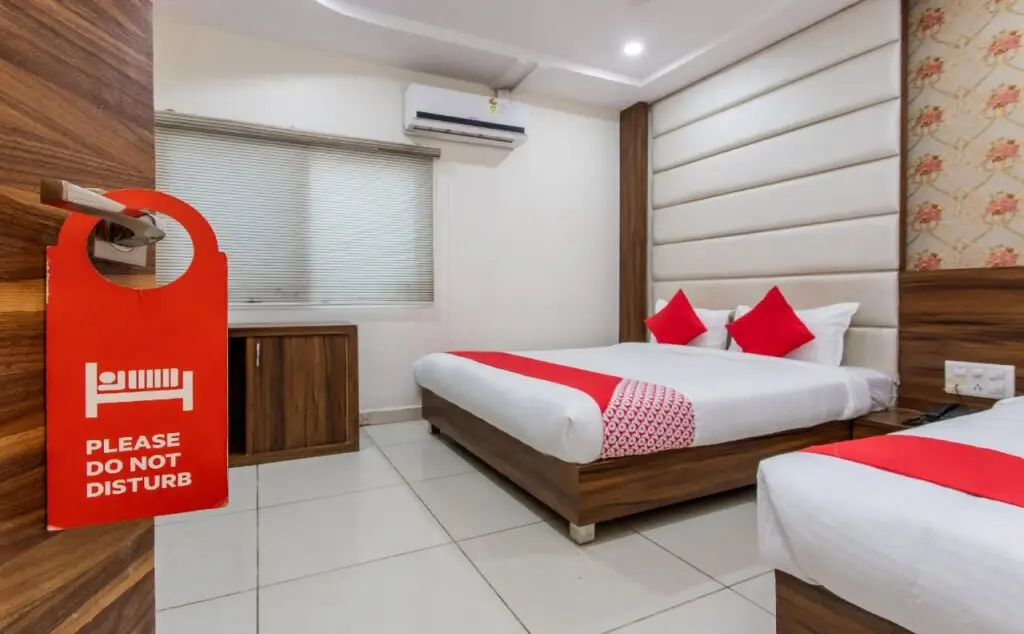 Удджайн: Oyo 24144 Tathastu Hotel