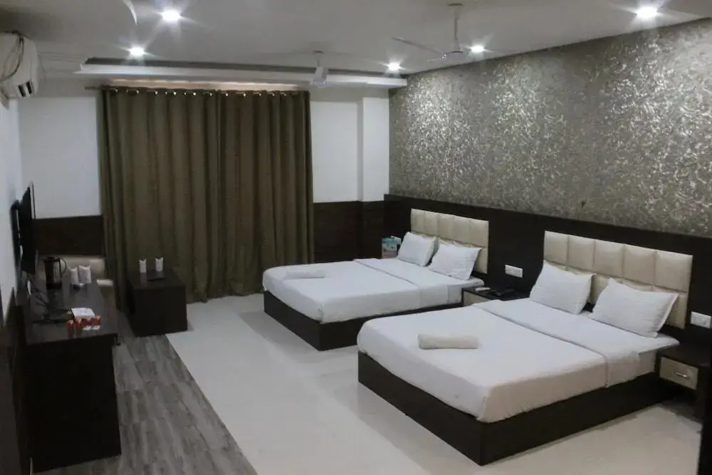 Фатехпур-Сикри: Hotel Celebration