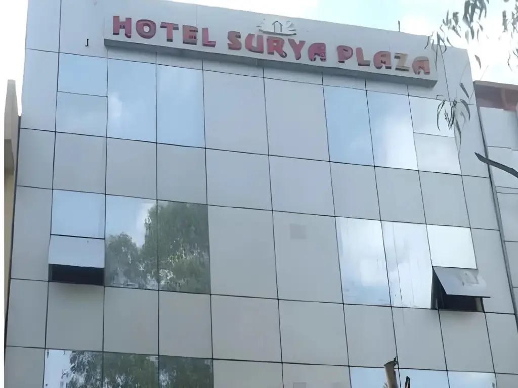 Нью-Дели: Hotel Surya Plaza