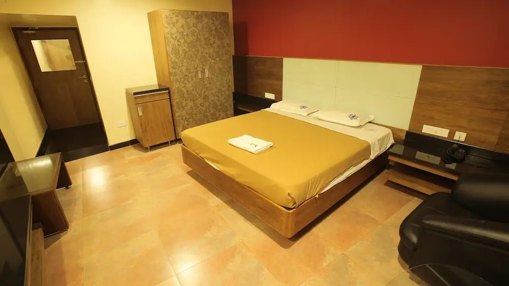 Eraniel: Hotel Vijayetha