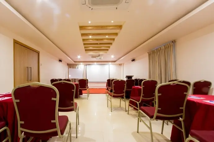 Коимбатур: FabHotel Prime Royal Castle