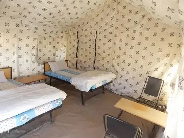 Массури: Raincoats Camp