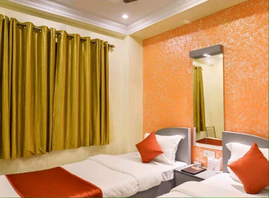 Колката: Golden Heaven Hotel & Restaurant