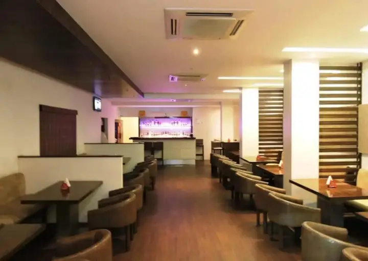 Соманур: Gayathri Hotel