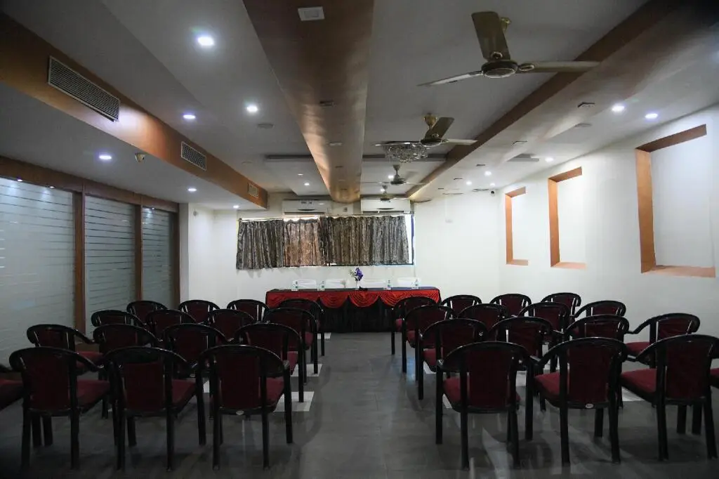 Bilaspur: Hotel Vinayak Palace