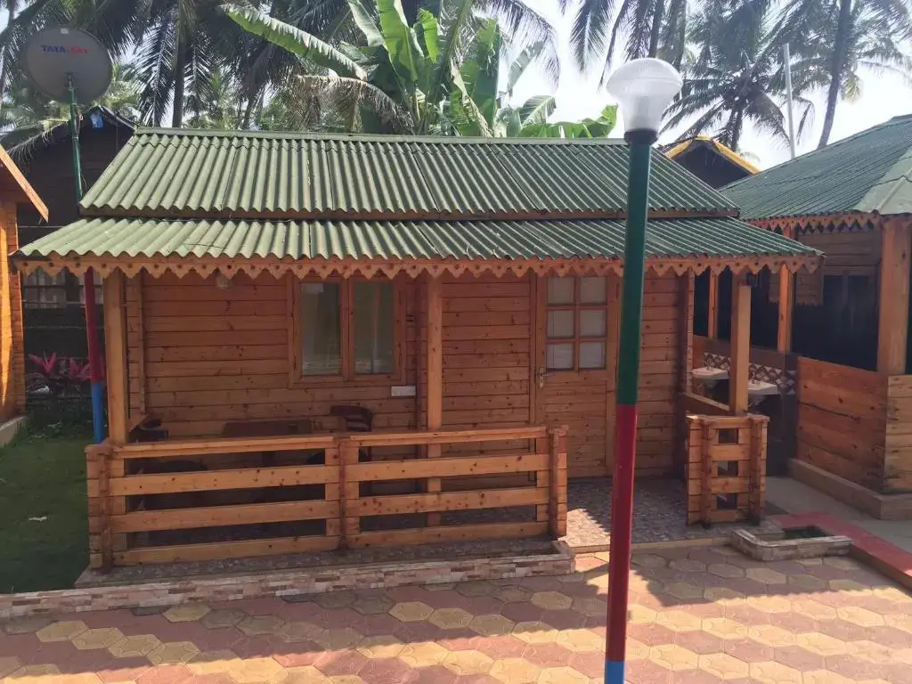 Анджуна: Chrisha's Beach Resort
