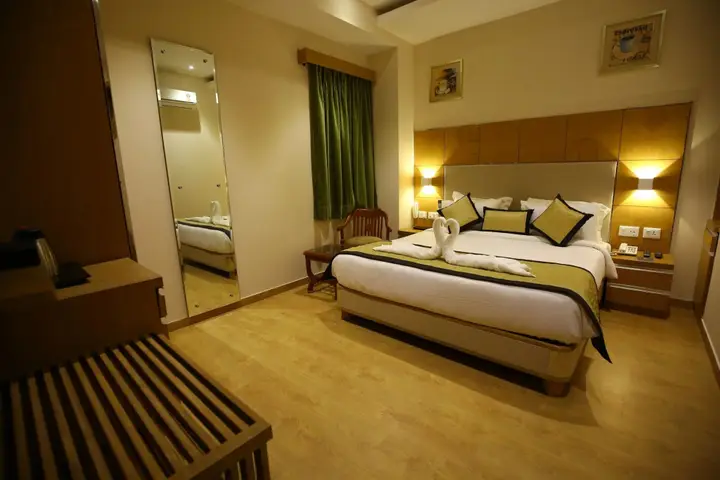 Нью-Дели: The IC's Hotel