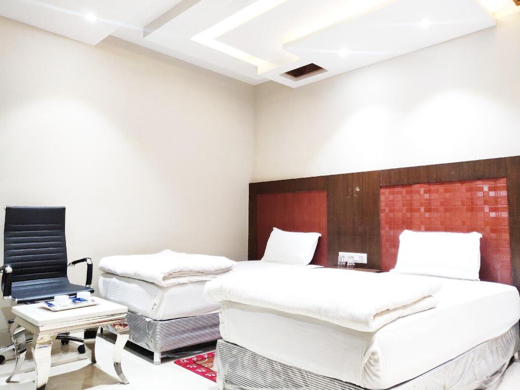 Бодх-Гая: Bodhgaya Seven Inn Hotel n Restaurant