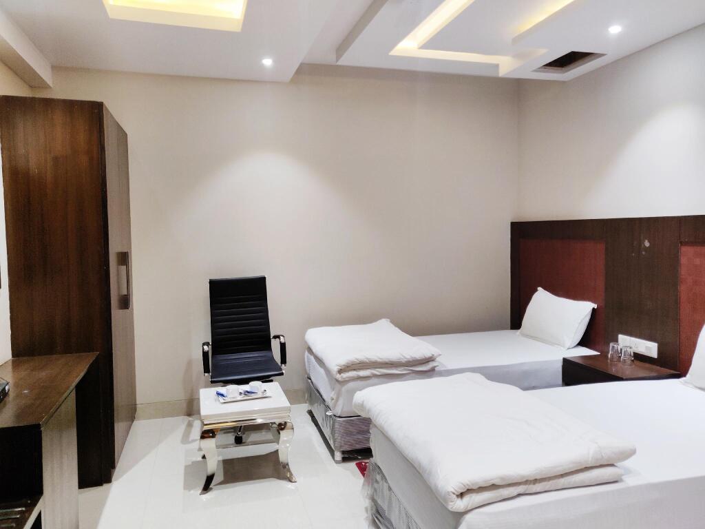 Бодх-Гая: Bodhgaya Seven Inn Hotel n Restaurant