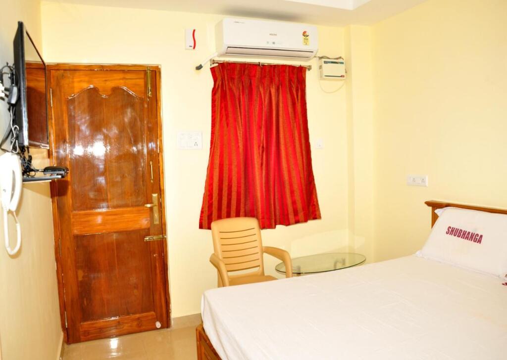 Шрикалахасти: Hotel Shubhanga Residency