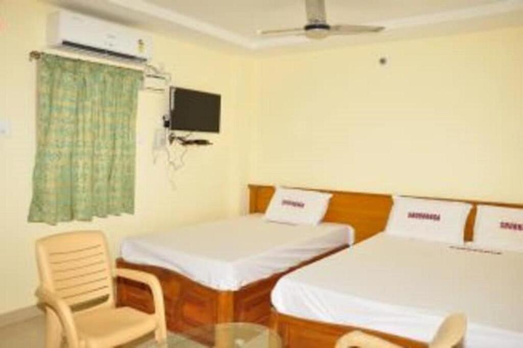 Шрикалахасти: Hotel Shubhanga Residency