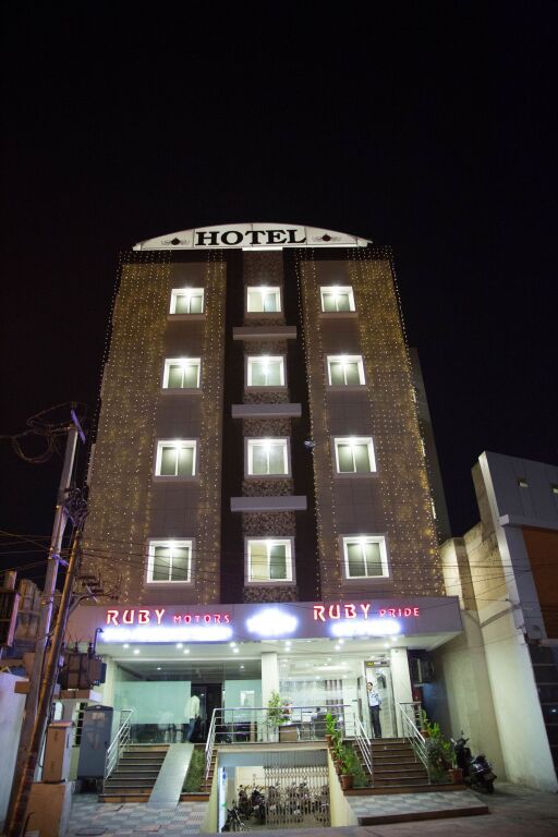 Ruby Pride Luxury Hotel — фото 1