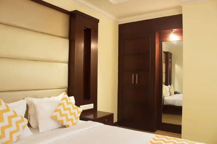 Нью-Дели: Fabhotel Broadway Inn Nehru Place