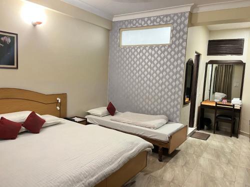 Дехрадун: Hotel Atithi