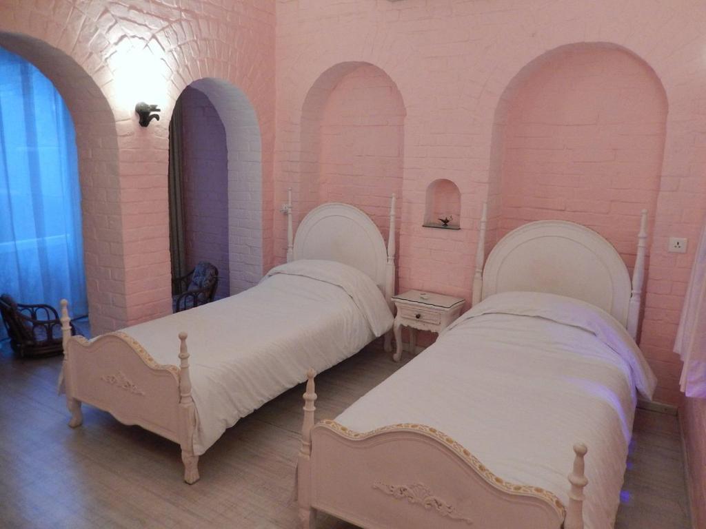 Сарнатх: Rose Heritage Home