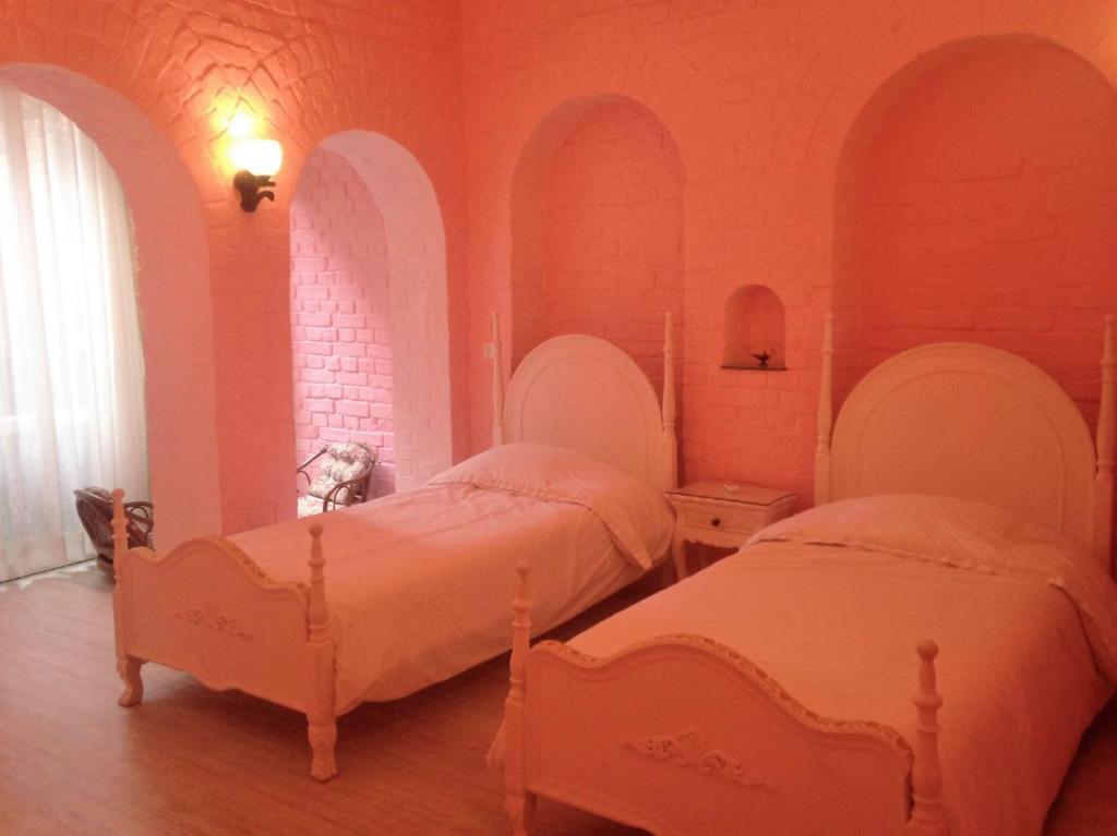 Сарнатх: Rose Heritage Home