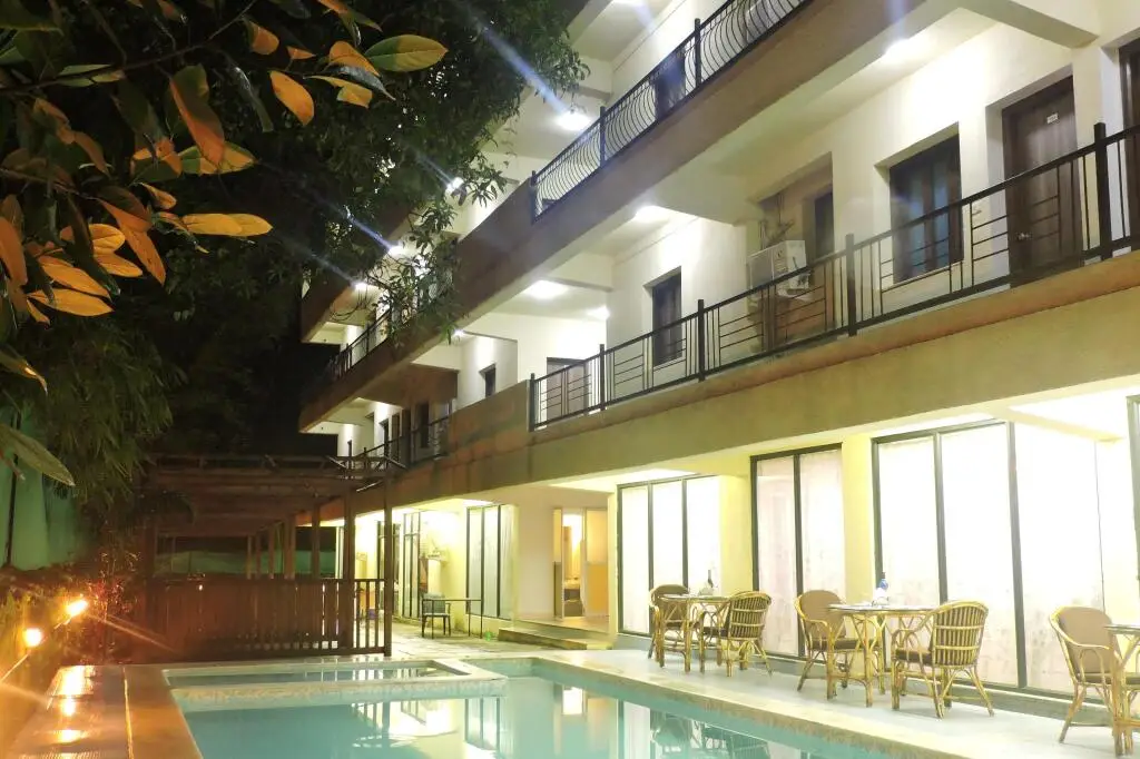 Вагатор: Maximum Holiday Inn