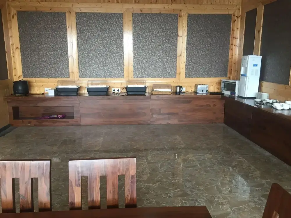 Массури: Ahr Hotel Radha Residency