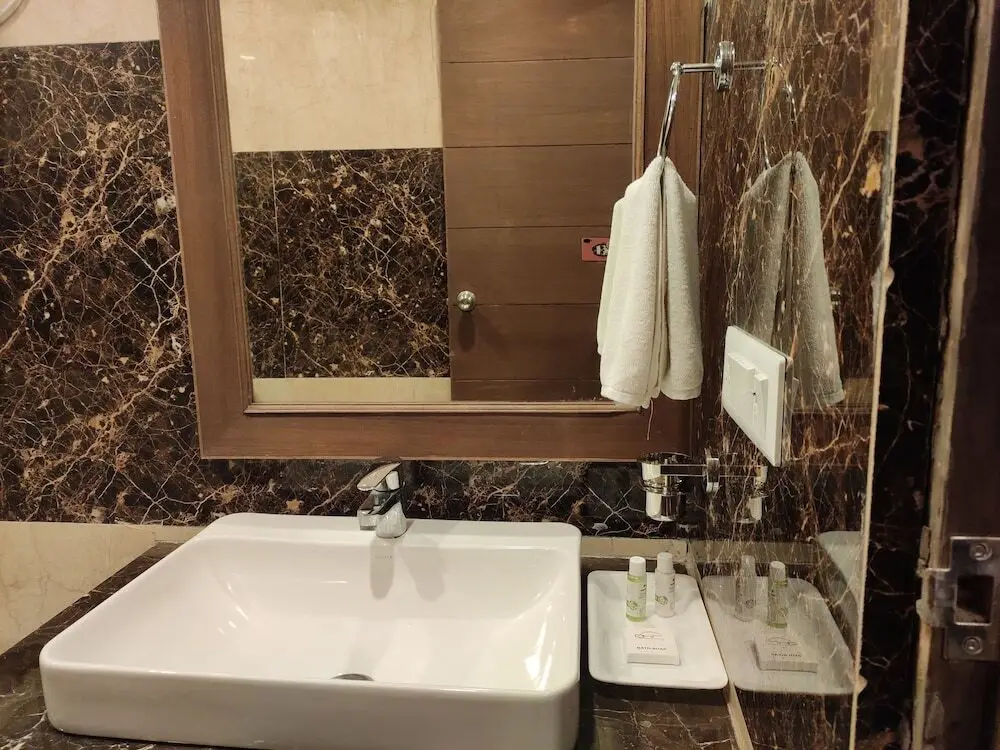 Массури: Ahr Hotel Radha Residency