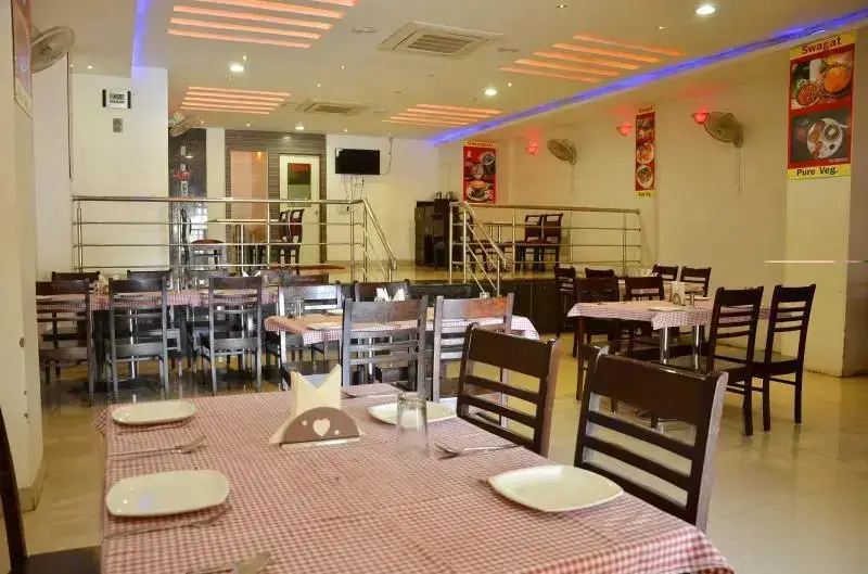 Hotel Ganpati Plazza — фото 1