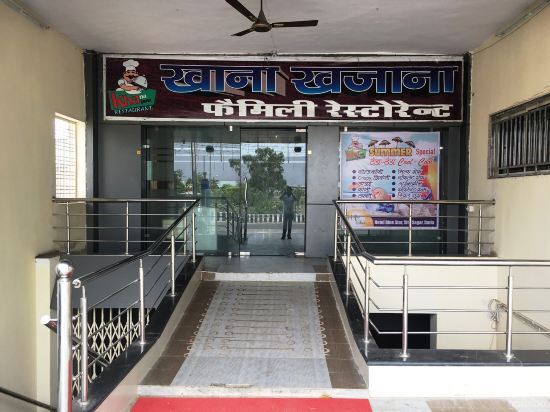 Крепость Jhansi: Hotel Blue Star