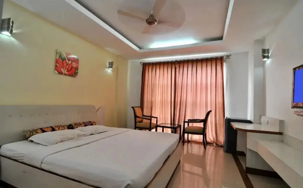 Каттак: Hotel The Triple C