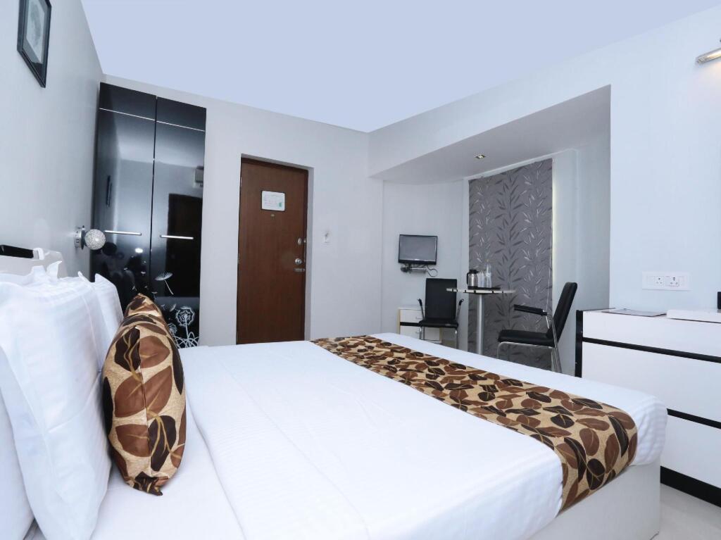 Эрамаллур: Hotel Malabar Illam