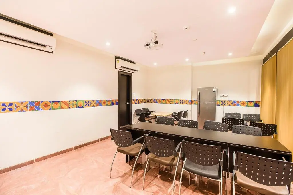 Мумбаи: Super Townhouse Oak Times Square Le Western