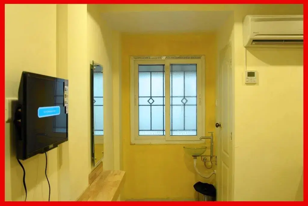 Eraniel: Hotel Surya Residency