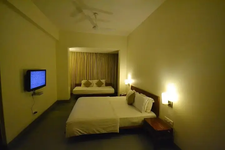 Ширди: Hotel Suvidha Shirdi