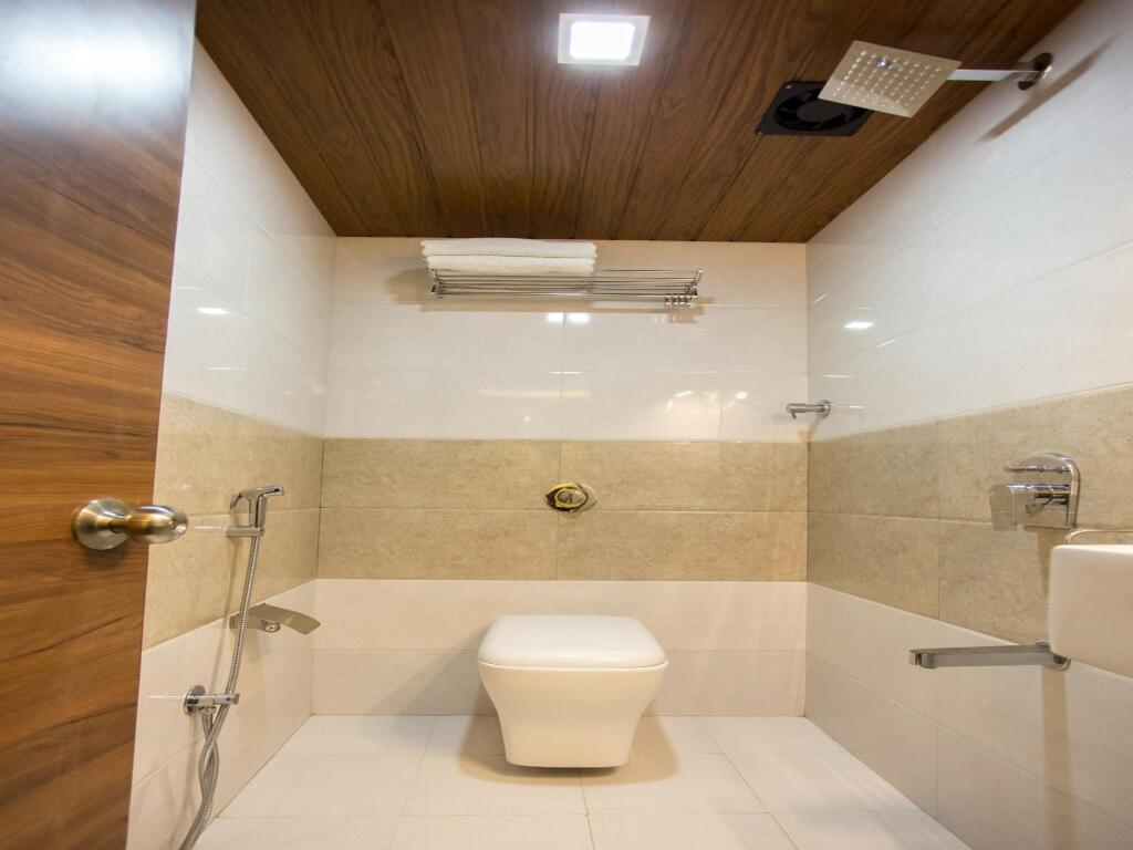 Тхане: Hotel Highland Residency