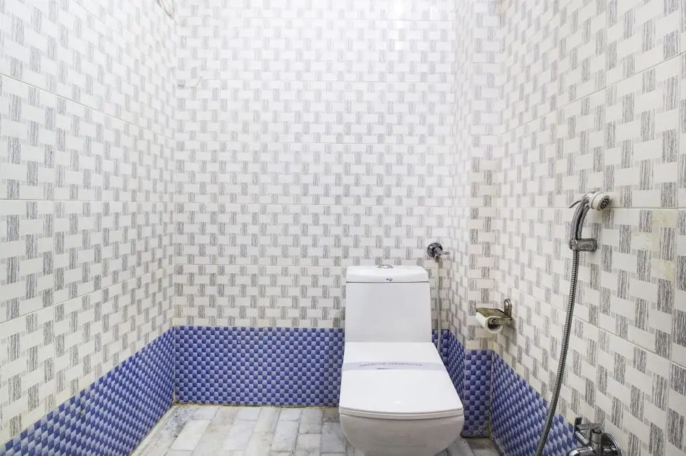Джайпур: FabExpress White Palace