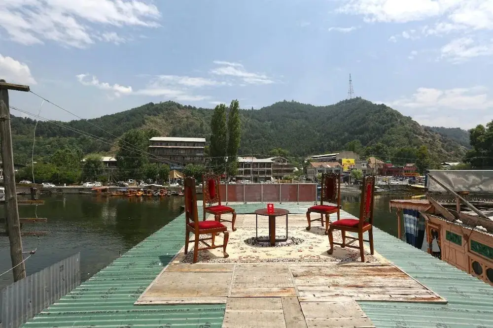 Шринагар: Ritz HouseBoat Srinagar