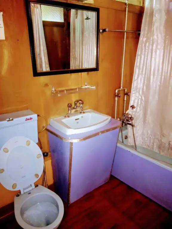 Шринагар: Ritz HouseBoat Srinagar