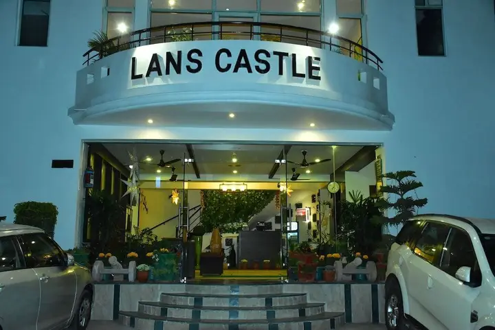 Чубаттакхал: Lans Castle