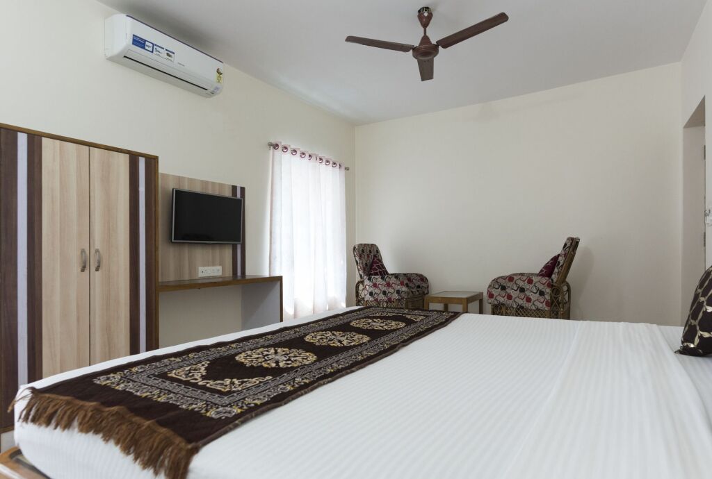 Пури: Hotel MJ Residency